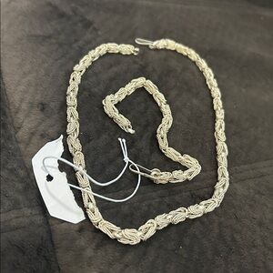 Elegant Silver Women's Jewelry Set